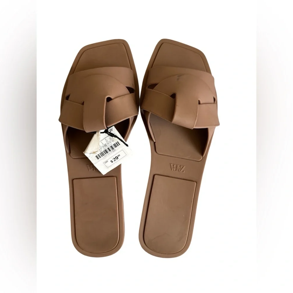 Zara NWT Rubberized Sandals, size 39(8) - Picture 7 of 11